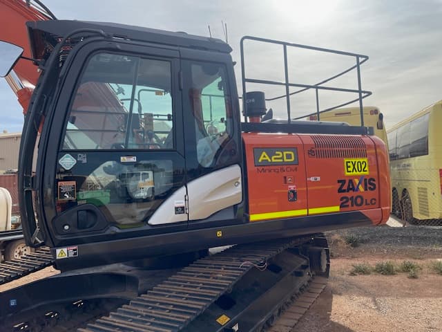 Hitachi ZX210 LCH Excavator