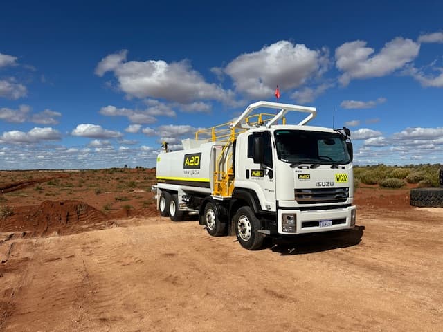 Isuzu 8x4 Water Cart – 20,000L
